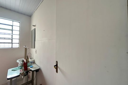 Banheiro da Edícula  de casa à venda com 3 quartos, 170m² em Vila Pirituba, São Paulo