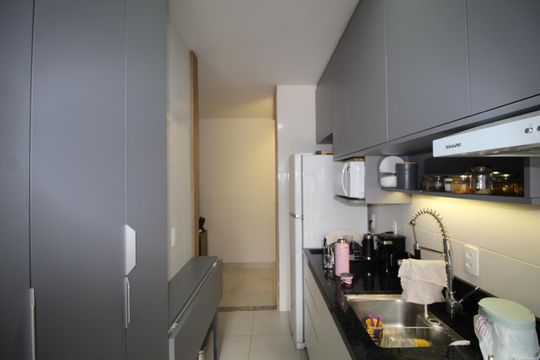 Cozinha de apartamento para alugar com 2 quartos, 42m² em Santa Fe, Porto Alegre