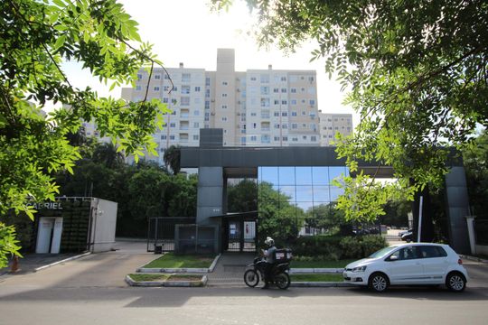 Fachada de apartamento para alugar com 2 quartos, 42m² em Santa Fe, Porto Alegre