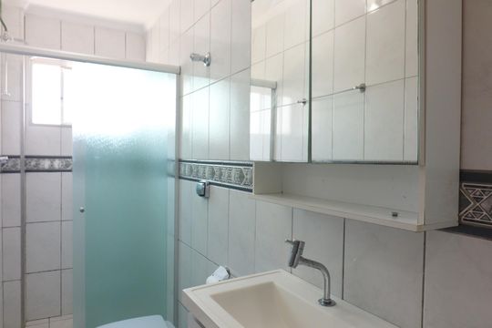 Banheiro Social de apartamento para alugar com 2 quartos, 65m² em Vila Santa Luzia, São Bernardo do Campo