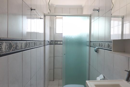 Banheiro Social de apartamento para alugar com 2 quartos, 65m² em Vila Santa Luzia, São Bernardo do Campo