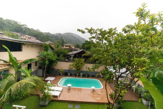 Vista da Suíte 2 de casa à venda com 4 quartos, 327m² em Serra Grande, Niterói