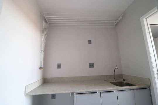 Área de Serviço de apartamento para alugar com 3 quartos, 95m² em Osvaldo Rezende, Uberlândia