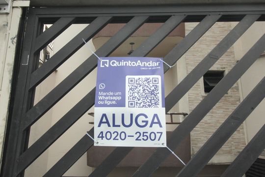 Placa instalada em 24/01/2026 com o código KJFK-806 de apartamento para alugar com 2 quartos, 44m² em Vila Marina, Santo André