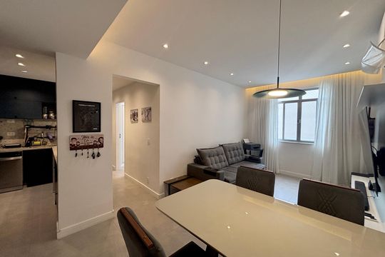 Sala de apartamento à venda com 2 quartos, 85m² em Copacabana, Rio de Janeiro