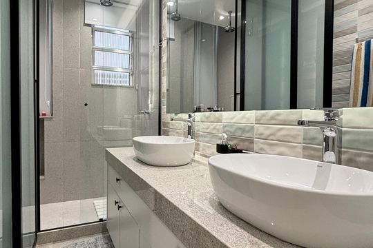Suíte - banheiro de apartamento à venda com 2 quartos, 85m² em Copacabana, Rio de Janeiro