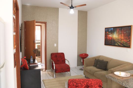 Sala e Cozinha de kitnet/studio para alugar com 1 quarto, 34m² em Vila Perdiz, Goiânia