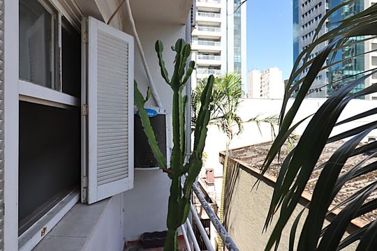 Sacada da Sala de apartamento para alugar com 2 quartos, 78m² em Auxiliadora, Porto Alegre