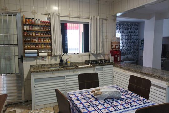 Cozinha de casa à venda com 5 quartos, 300m² em Recanto Silvestre (fazendinha), Santana de Parnaíba