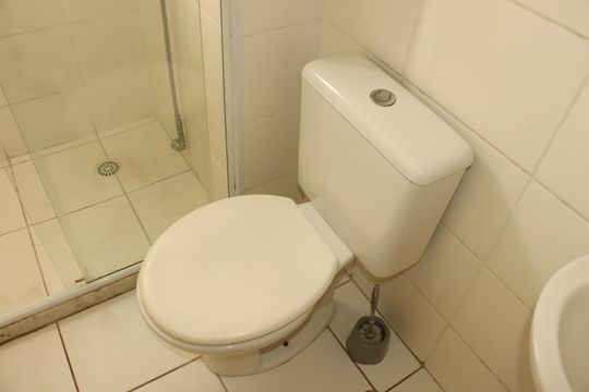 Banheiro Social de apartamento para alugar com 2 quartos, 55m² em Cidade Satelite Santa Barbara, São Paulo