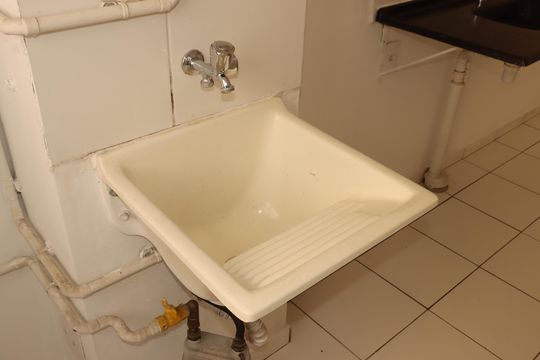 Área de serviço de apartamento para alugar com 2 quartos, 55m² em Cidade Satelite Santa Barbara, São Paulo