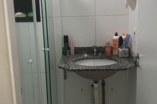 Banheiro de apartamento à venda com 1 quarto, 37m² em Centro, Diadema