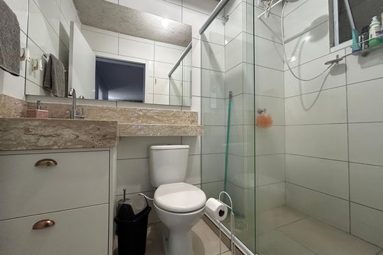 Banheiro de apartamento à venda com 2 quartos, 56m² em Santo Afonso, Novo Hamburgo