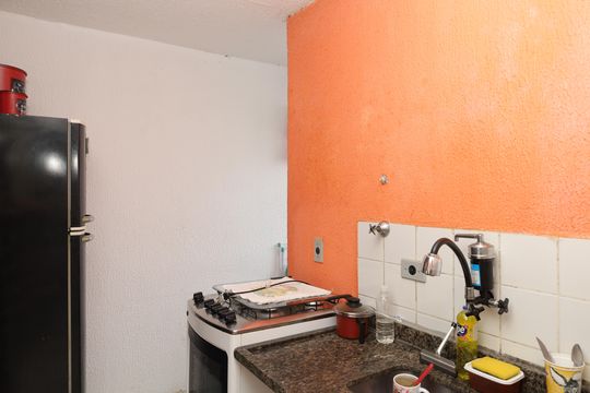 Cozinha de apartamento para alugar com 2 quartos, 42m² em Colônia (zona Leste), São Paulo