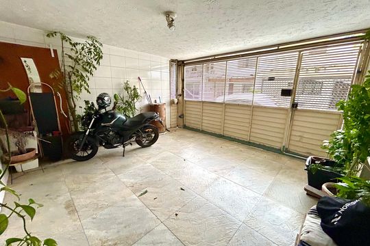 Garagem de casa à venda com 5 quartos, 202m² em Vila Itapegica, Guarulhos
