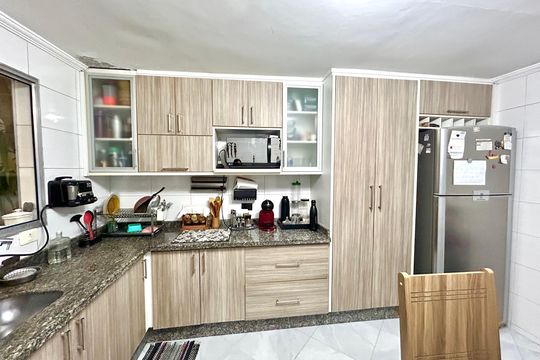 Cozinha de casa à venda com 5 quartos, 202m² em Vila Itapegica, Guarulhos