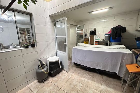 Área de Serviço e Quintal  de casa à venda com 5 quartos, 202m² em Vila Itapegica, Guarulhos