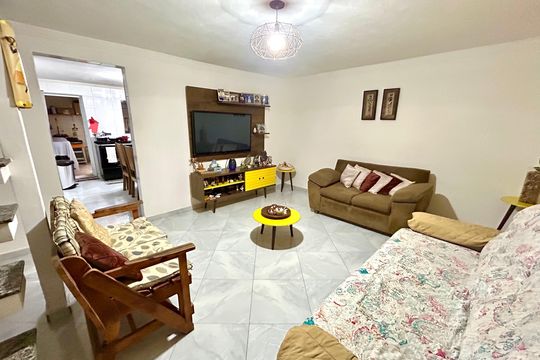 Casa à venda com 5 quartos, 202m² em Vila Itapegica, Guarulhos