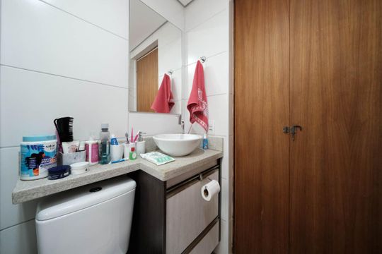 Banheiro de apartamento à venda com 2 quartos, 44m² em Vila Silvia, São Paulo