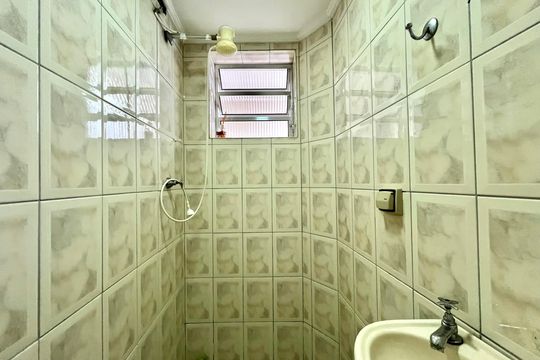 Banheiro de serviço de casa à venda com 3 quartos, 250m² em Vila da Saúde, São Paulo