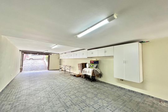 Garagem de casa à venda com 3 quartos, 250m² em Vila da Saúde, São Paulo