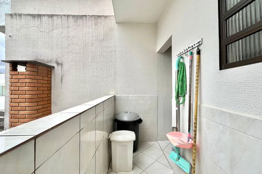 Área de Serviço de casa à venda com 3 quartos, 250m² em Vila da Saúde, São Paulo