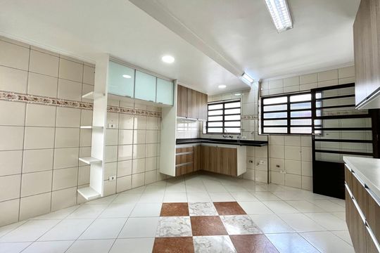 Cozinha de casa à venda com 3 quartos, 250m² em Vila da Saúde, São Paulo