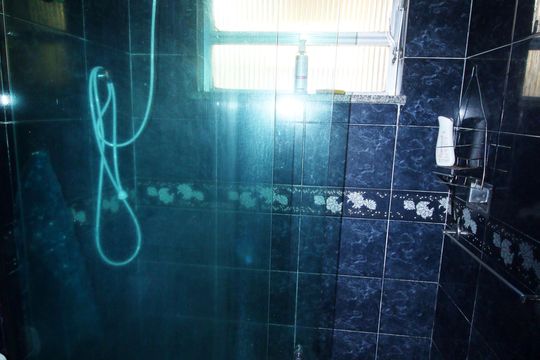 Banheiro 1º piso de casa à venda com 3 quartos, 220m² em Vicente de Carvalho, Rio de Janeiro