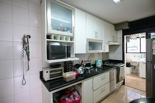 Cozinha de apartamento à venda com 3 quartos, 93m² em Vila Progredior, São Paulo