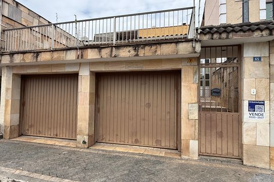 Placa  de casa à venda com 3 quartos, 156m² em Vila Rosalia, Guarulhos