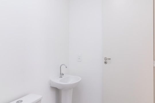 Banheiro de apartamento à venda com 2 quartos, 39m² em Cidade Antônio Estêvão de Carvalho, São Paulo