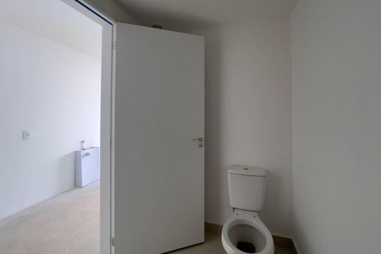 Banheiro de kitnet/studio à venda com 1 quarto, 26m² em Vila Deodoro, São Paulo