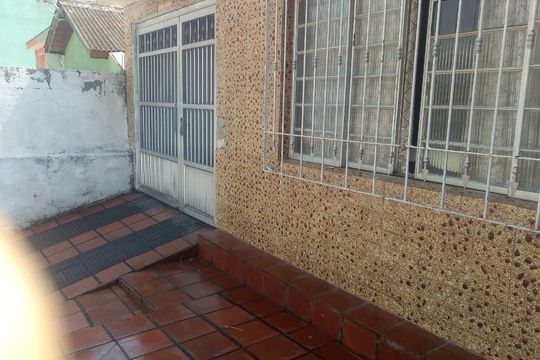 Casa à venda com 4 quartos, 240m² em Vila Curuçá, Santo André
