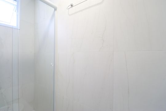 Banheiro de kitnet/studio para alugar com 1 quarto, 20m² em Barra Funda, São Paulo