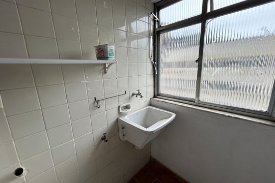 Área de Serviço de apartamento para alugar com 2 quartos, 61m² em Tomás Coelho, Rio de Janeiro