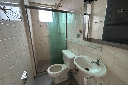 Banheiro de apartamento para alugar com 2 quartos, 61m² em Tomás Coelho, Rio de Janeiro