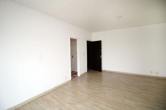 Sala de apartamento para alugar com 2 quartos, 100m² em Irajá, Rio de Janeiro