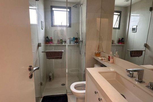 Banheiro de apartamento à venda com 2 quartos, 68m² em Vila Mariana, São Paulo