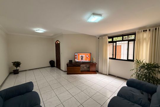 Casa à venda com 3 quartos, 360m² em Alto Caiçaras, Belo Horizonte
