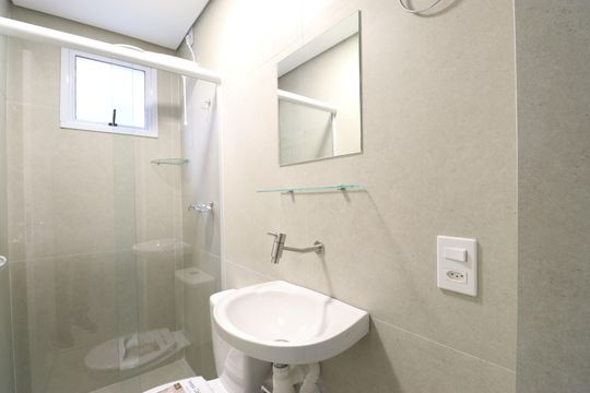 Banheiro de kitnet/studio para alugar com 1 quarto, 20m² em Barra Funda, São Paulo