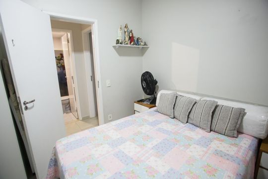 Quarto 1 de apartamento à venda com 2 quartos, 60m² em Taquara, Rio de Janeiro