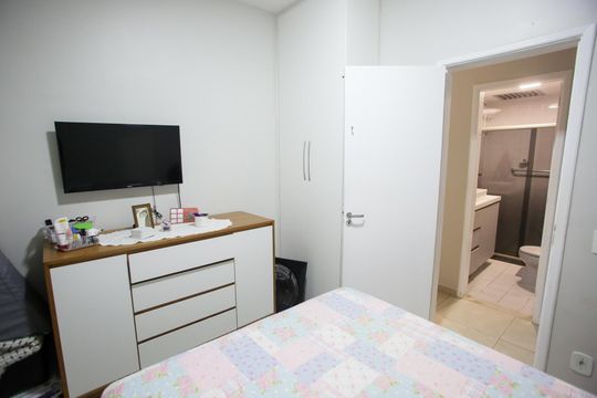 Quarto 1 de apartamento à venda com 2 quartos, 60m² em Taquara, Rio de Janeiro