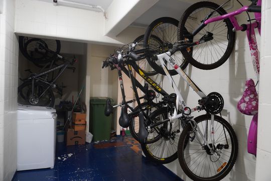 Bicicletario de kitnet/studio para alugar com 1 quarto, 27m² em República, São Paulo