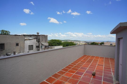 Terraço de casa à venda com 5 quartos, 325m² em Santa Tereza, Porto Alegre