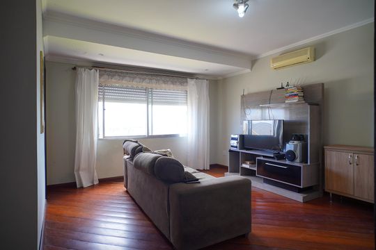 Sala de casa à venda com 5 quartos, 325m² em Santa Tereza, Porto Alegre
