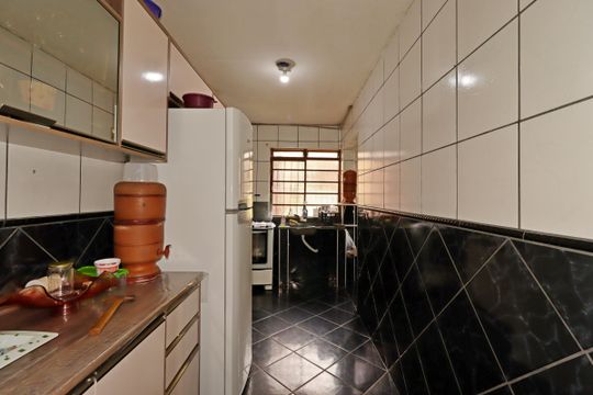 Cozinha de apartamento à venda com 2 quartos, 52m² em Jardim Santo André, Santo André
