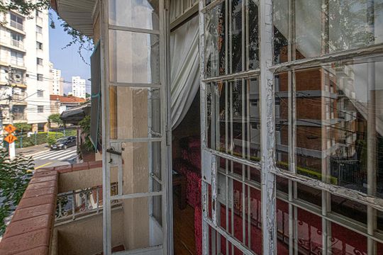sacada_3 de casa à venda com 4 quartos, 100m² em Cambuci, São Paulo