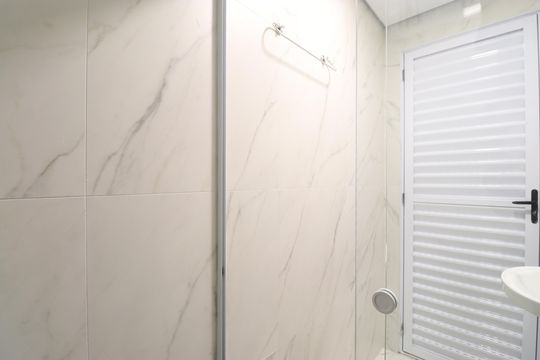 Banheiro  de kitnet/studio para alugar com 1 quarto, 18m² em Barra Funda, São Paulo