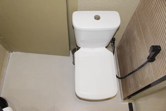 Banheiro Social de kitnet/studio para alugar com 1 quarto, 27m² em República, São Paulo
