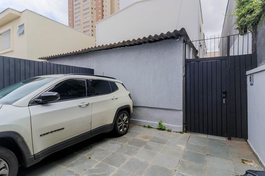 Garagem de casa para alugar com 6 quartos, 240m² em Brooklin, São Paulo